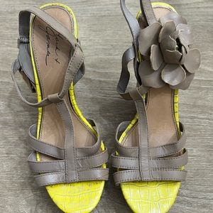 Badgley mischka mark and James leather wooden platform sandals size 8.5
